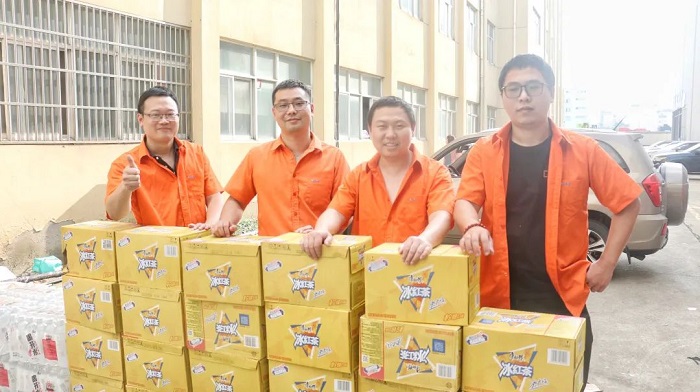 發(fā)放福利送關懷，夏日炎炎現(xiàn)清涼|求精新材料集團為員工發(fā)放高溫福利