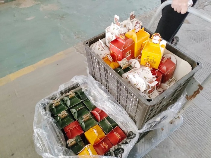 疫情無(wú)情人有情，圣誕小果顯真心---求精新材料集團(tuán)傾情派發(fā)圣誕福利